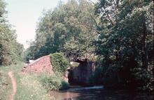 Stratford canal, split bridge south of Yarningale