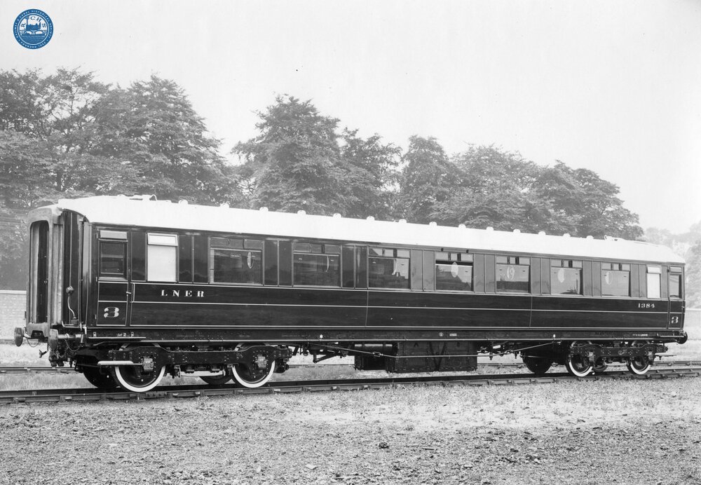 LNER Third Class Corridor Coach No. 1384