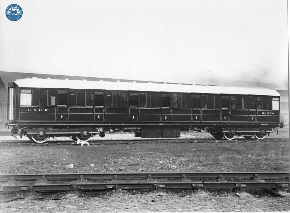 LNER First Class Corridor Coach No. 22356