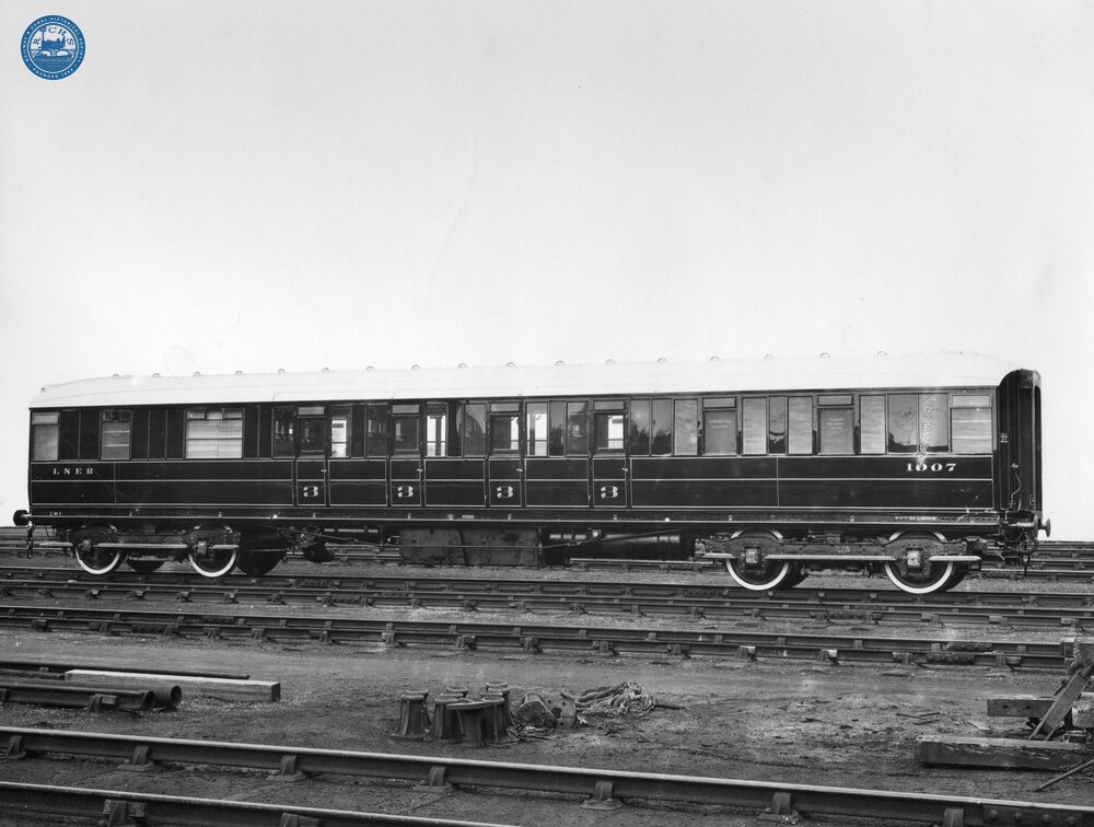 LNER Third Class Corridor Coach No 1007