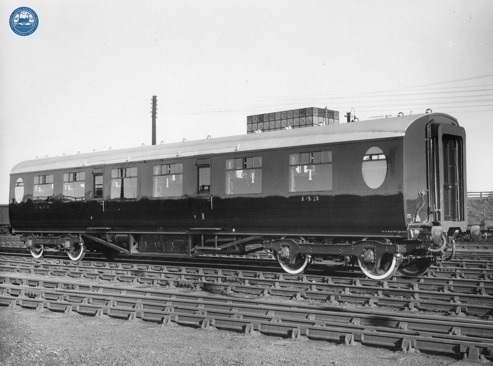 LNER Composite Corridor Coach (CK) No 143