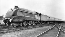 A4 Class 4-6-2 No. 2509 "Silver Link" at Northallerton in 1935. (Ref: 010969)