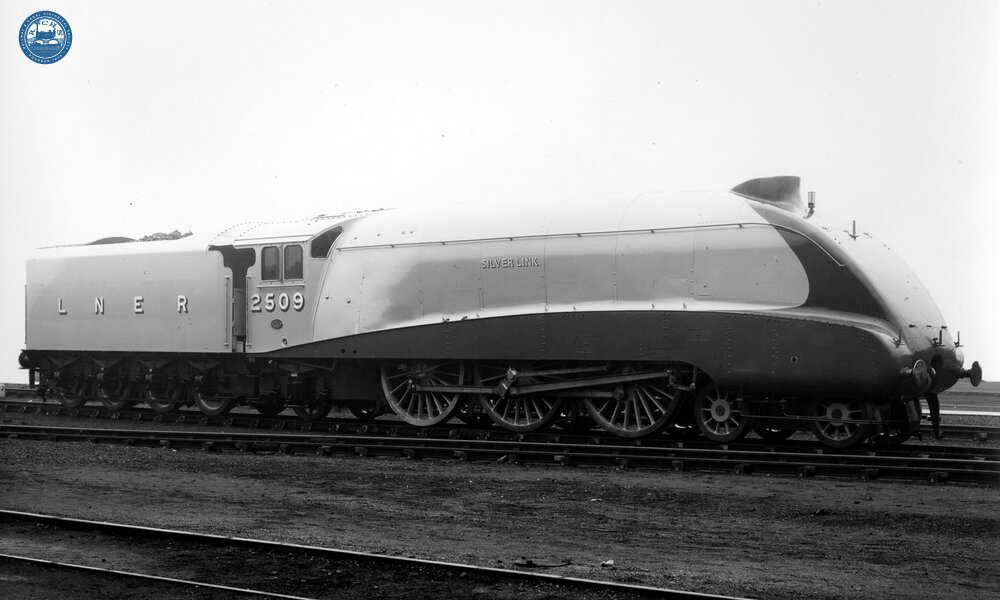 A4 Class 4-6-2 No. 2509 "Silver Link"  (Ref: 010971)