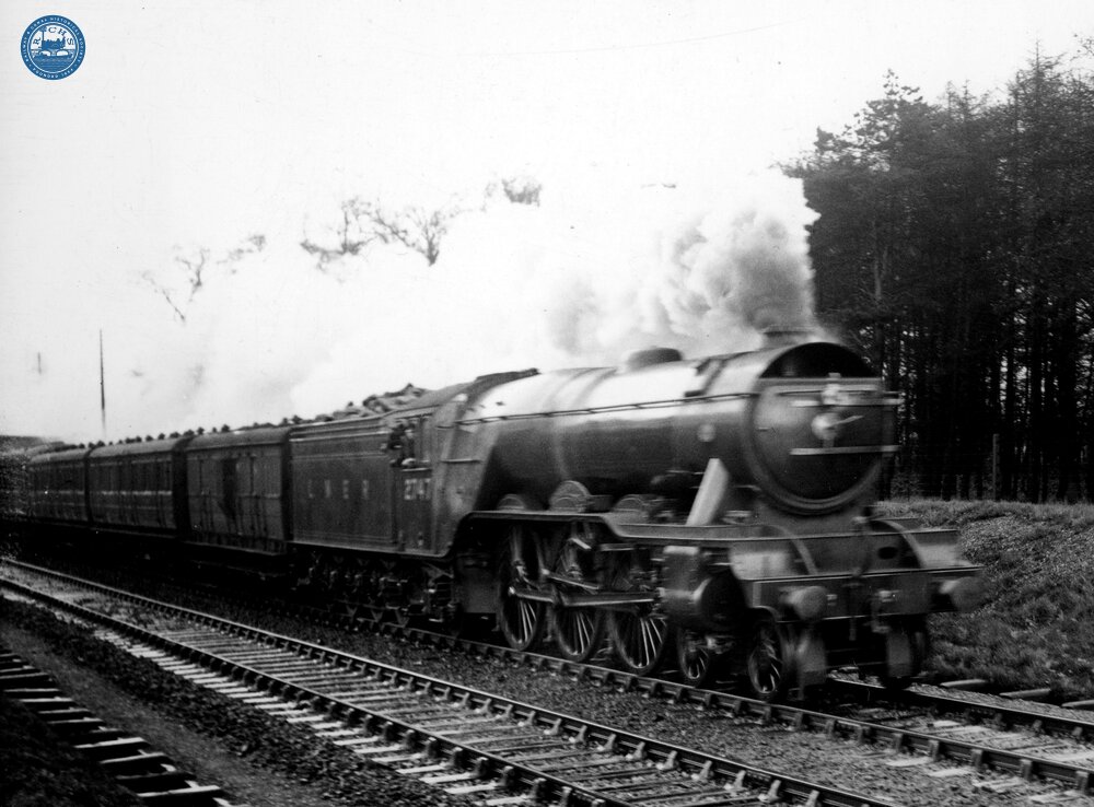 A3 Class 4-6-2 No. 2747 ''Coronach" (Ref: 010990)