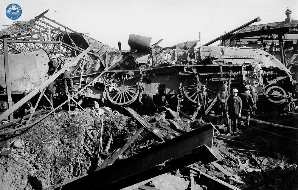 Class A4, 4-6-2 No.4469 "Sir Ralph Wedgewood". Destroyed in bombing raid on York Locomotive Sheds 29 April 1942. (Ref: 030769)
