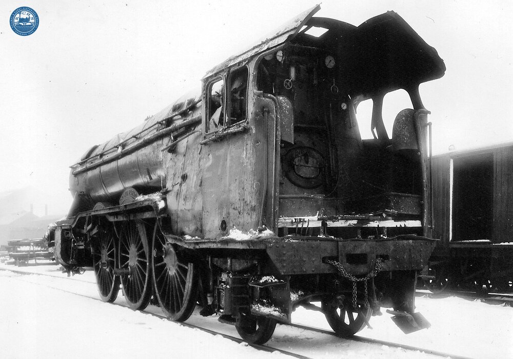 A3 Class 4-6-2 No. 2744 "Grand Parade" after collision at Castlecary 1937 (EGM1 @ 15m 39ch) (Ref: 030933)