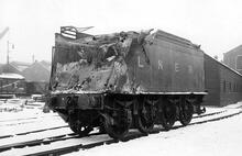A3 Class 4-6-2 No. 2744 "Grand Parade" tender after collision at Castlecary 1937 (EGM1 @ 15m 39ch) (Ref: 030934)